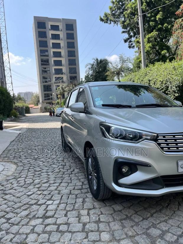Suzuki Ertiga 2021 Silver
