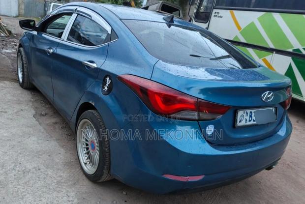 Hyundai Avante 2014 Blue
