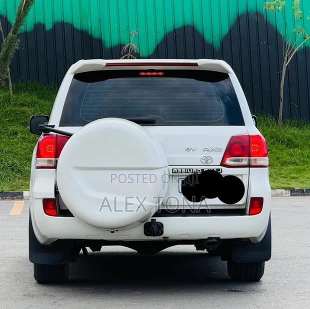 Toyota Land Cruiser Prado 2009 White