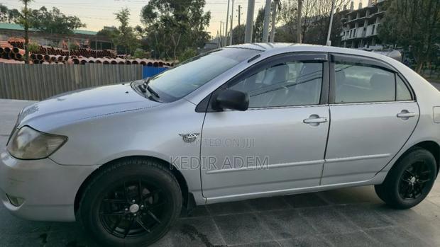 Toyota Corolla 2005 Silver
