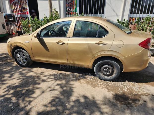 JAC J3 2010 Gold