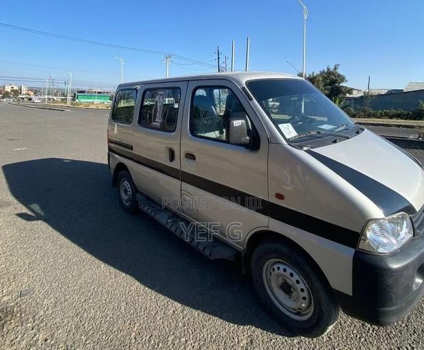 Suzuki Eeco 2024 Silver