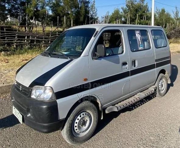 Suzuki Eeco 2024 Silver