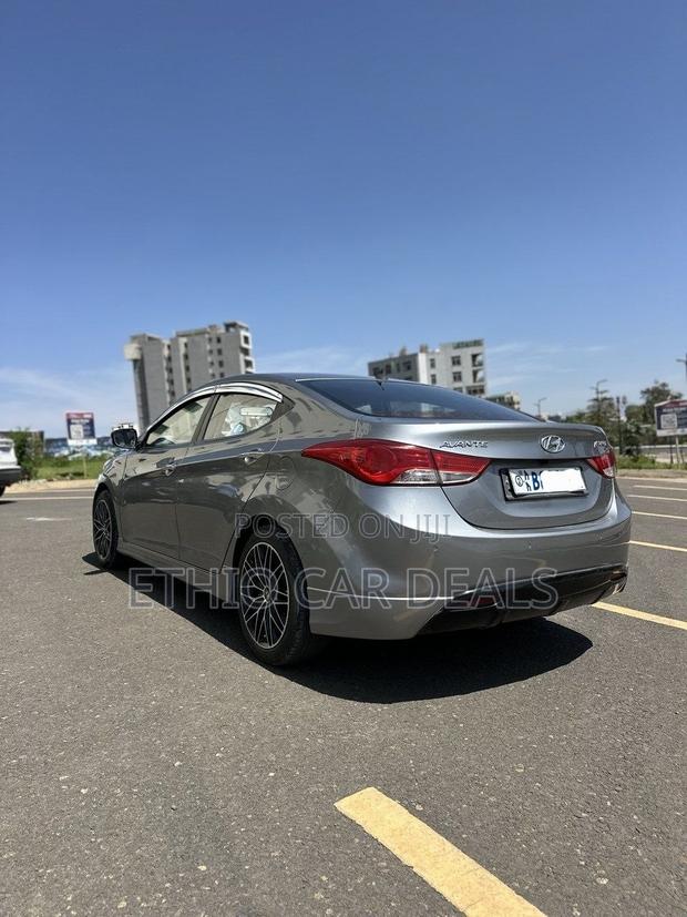 Hyundai Avante 2015 Silver