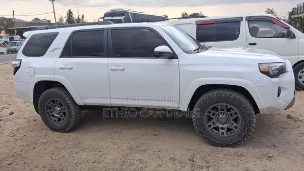 Toyota 4-Runner 2019 White