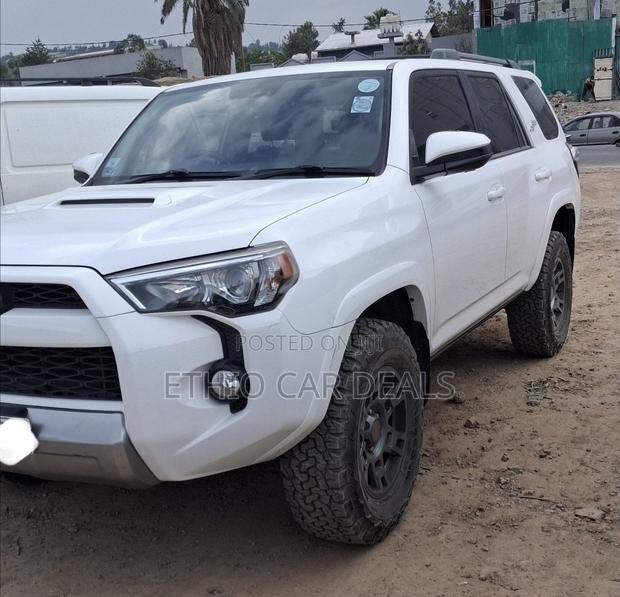 Toyota 4-Runner 2019 White