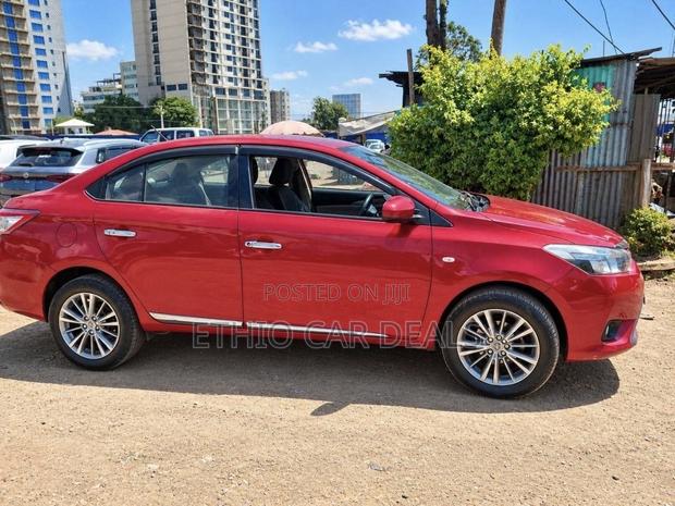 Toyota Yaris 2014 Red