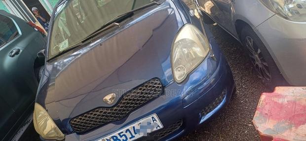 Toyota Vitz 2002 Blue