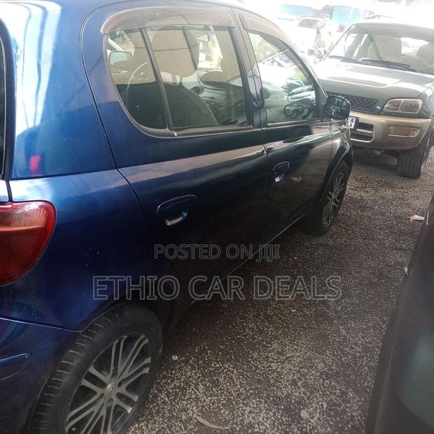 Toyota Vitz 2002 Blue
