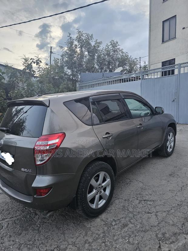 Toyota RAV4 2010