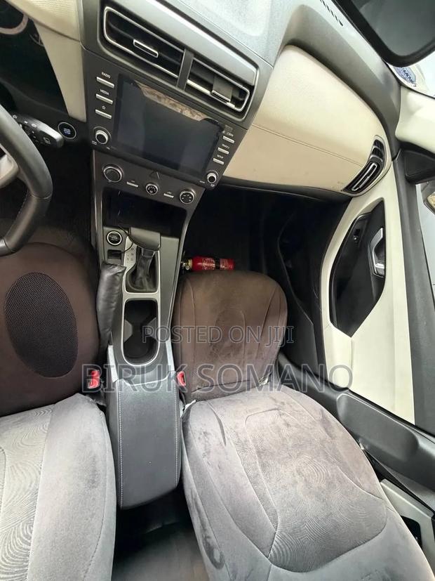 Hyundai Creta 2021 Off white