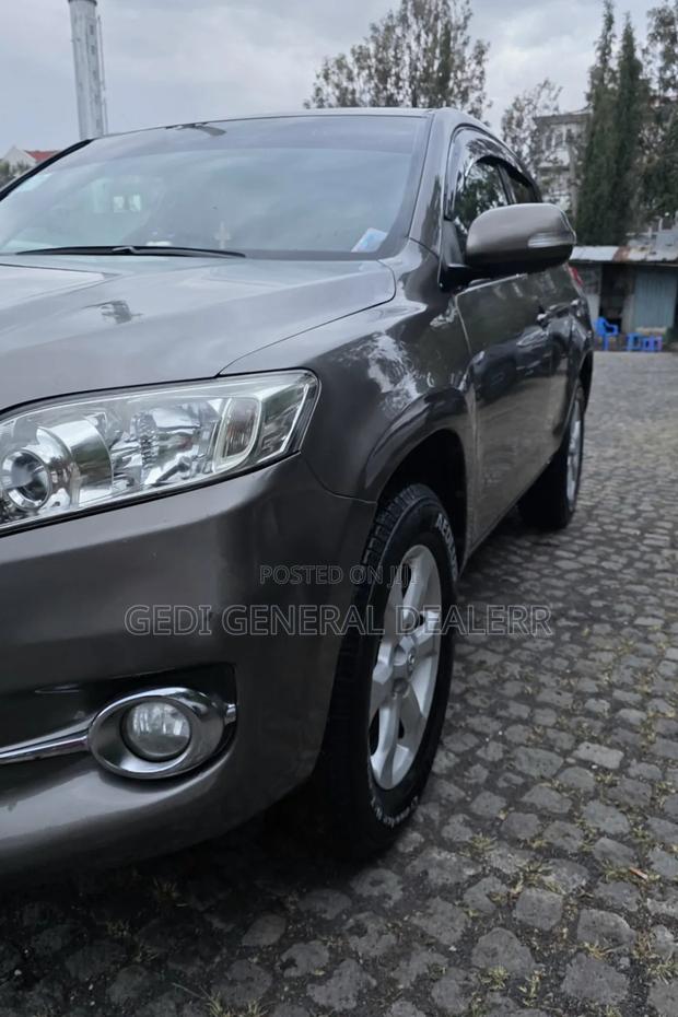 Toyota RAV4 2012 Brown