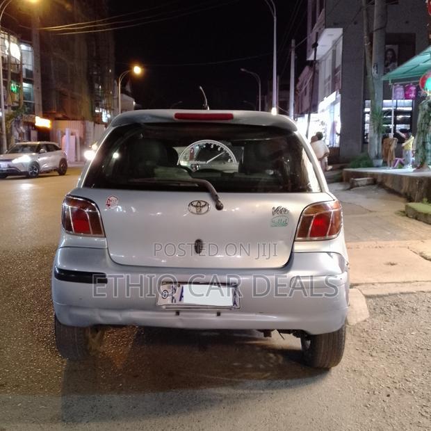 Toyota Vitz 2004 Blue