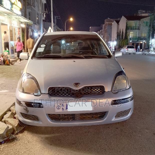Toyota Vitz 2004 Blue