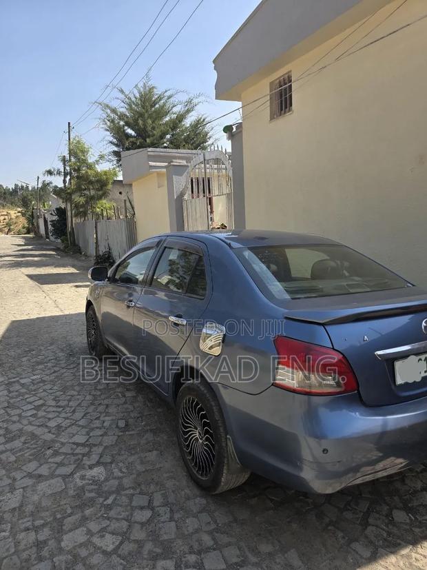 Toyota Yaris 2006 Gray