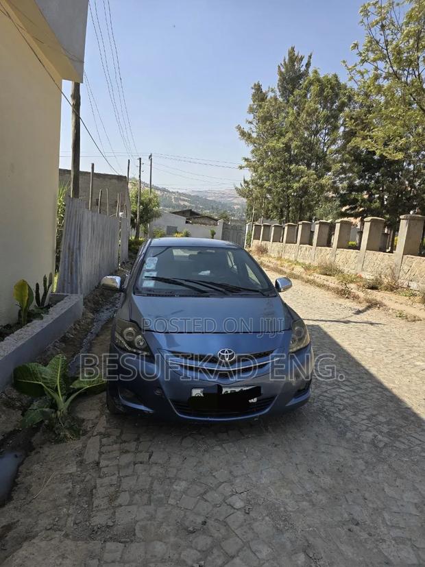 Toyota Yaris 2006 Gray
