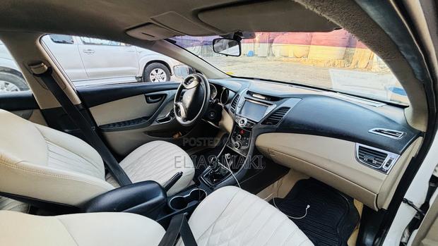 Hyundai Elantra Limited Sedan FWD (1.8L 4cyl 6A) 2013 White