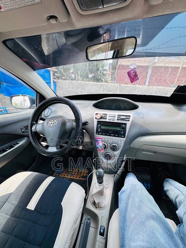 Toyota Yaris 2012