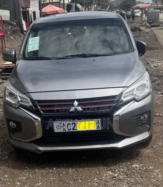 Mitsubishi Attrage 2022 Gray
