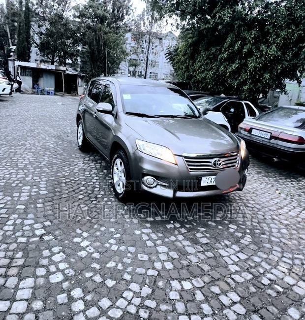 Toyota RAV4 2012 Gray