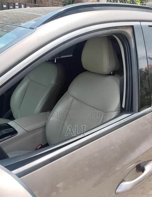 Hyundai Tucson 2023 Brown