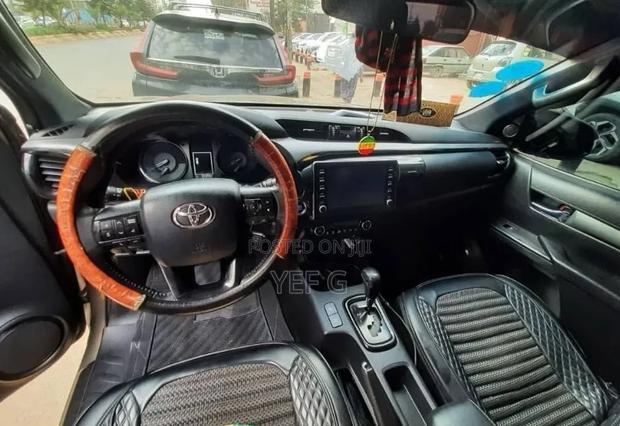 Toyota Hilux 2021