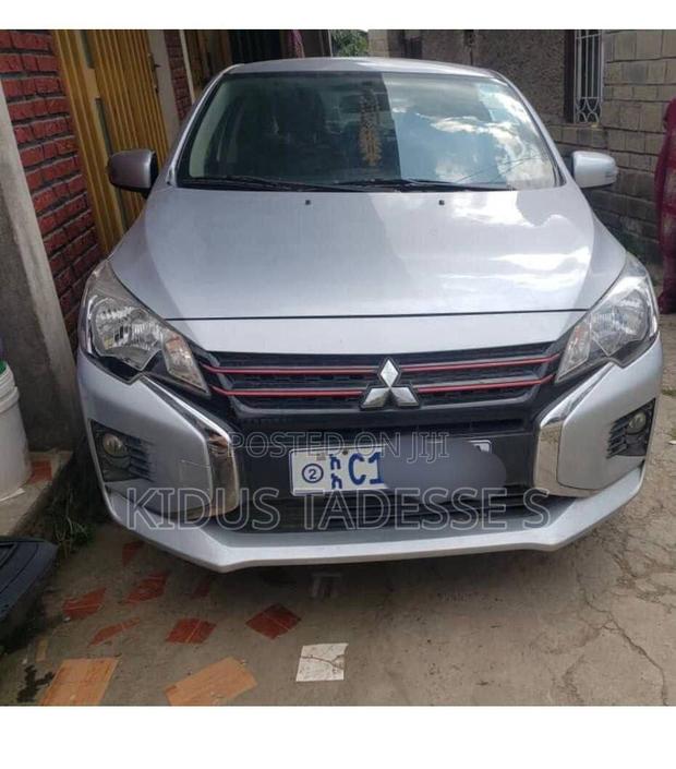 Mitsubishi Attrage 2022 Silver