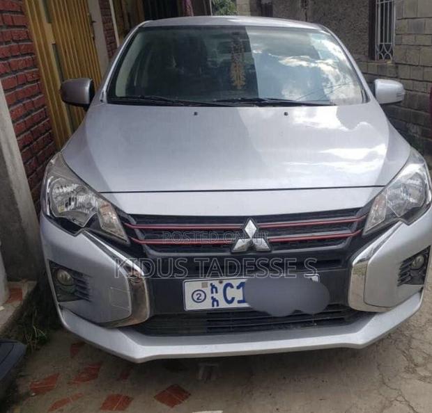 Mitsubishi Attrage 2022 Silver