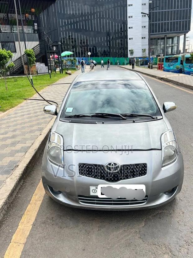 Toyota Yaris 2007 Gray