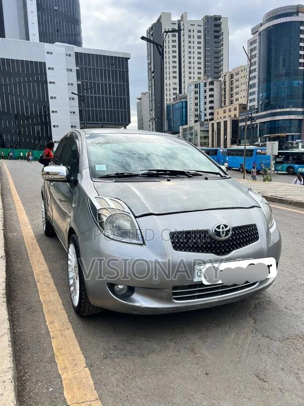 Toyota Yaris 2007 Gray