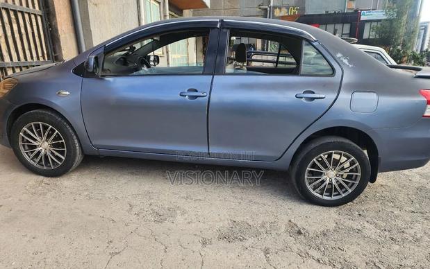 Toyota Yaris 2011 Blue