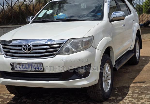 Toyota Fortuner 2012 White