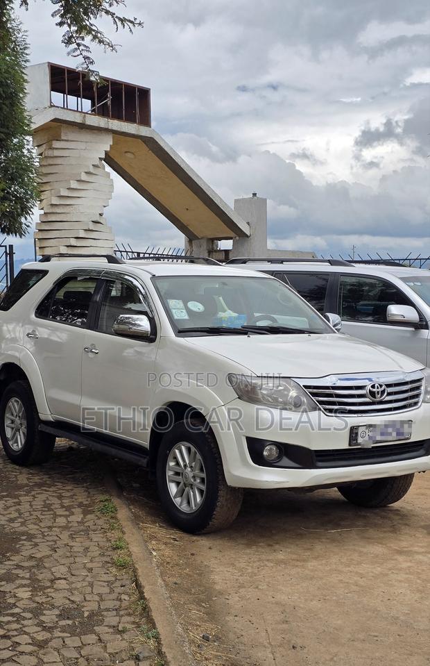 Toyota Fortuner 2012 White