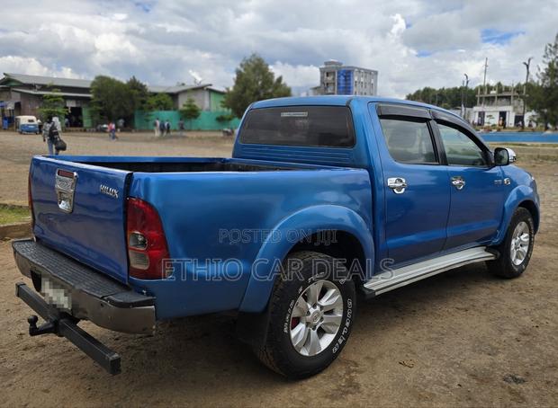 Toyota Hilux 2007 Blue