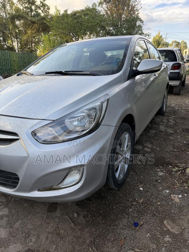 Hyundai Accent 2014 Silver