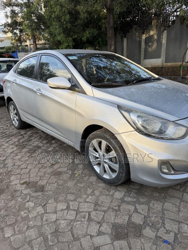 Hyundai Accent 2014 Silver