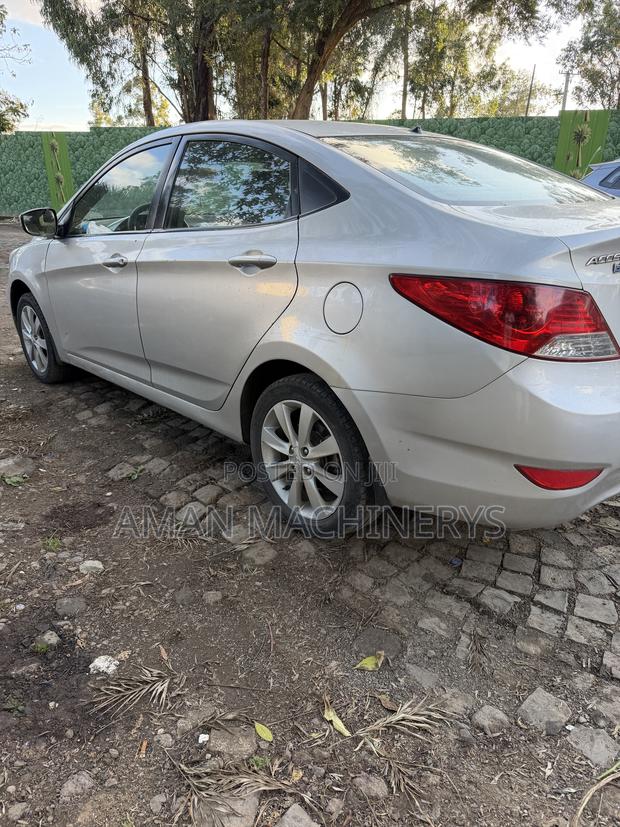 Hyundai Accent 2014 Silver
