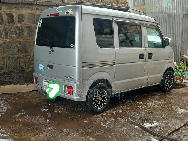 Suzuki Every Wagon 2012 Silver