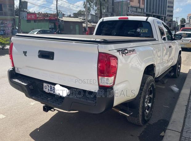 Toyota Tacoma 2018 White