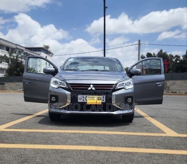 Mitsubishi Attrage 2022 Gray