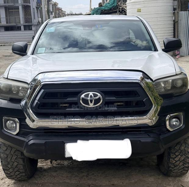 Toyota Tacoma 2020 White