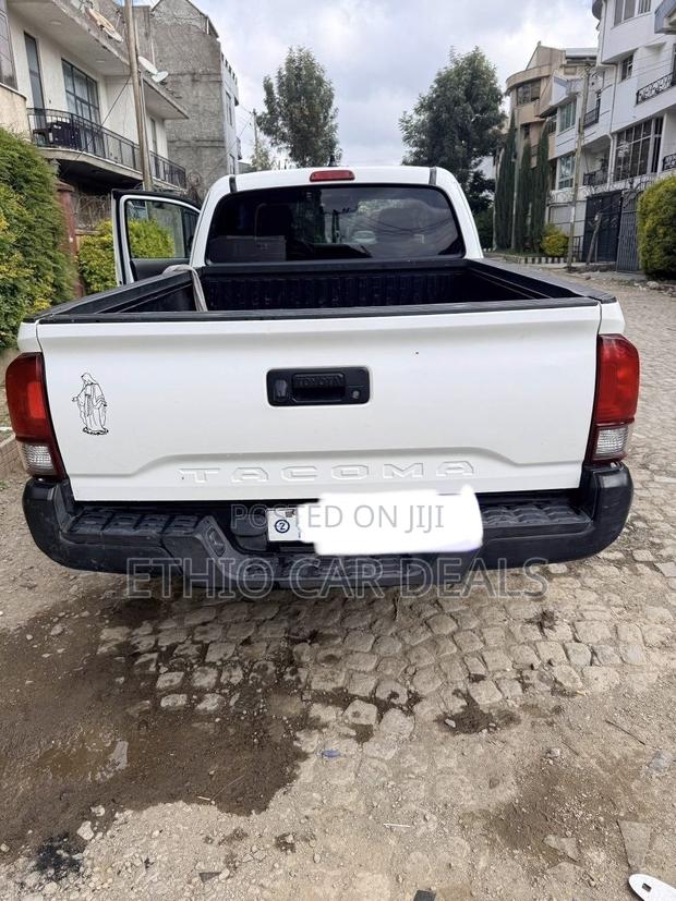 Toyota Tacoma 2020 White