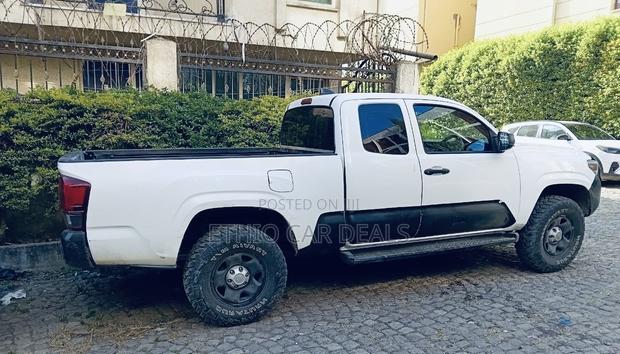 Toyota Tacoma 2020 White