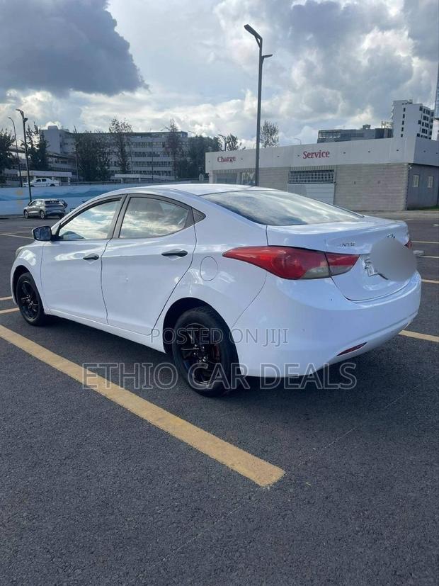 Hyundai Avante 2012 White