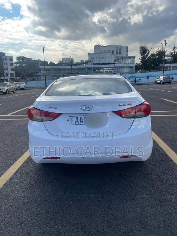 Hyundai Avante 2012 White