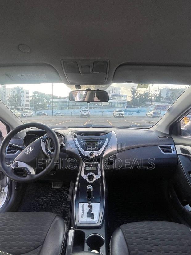 Hyundai Avante 2012 White