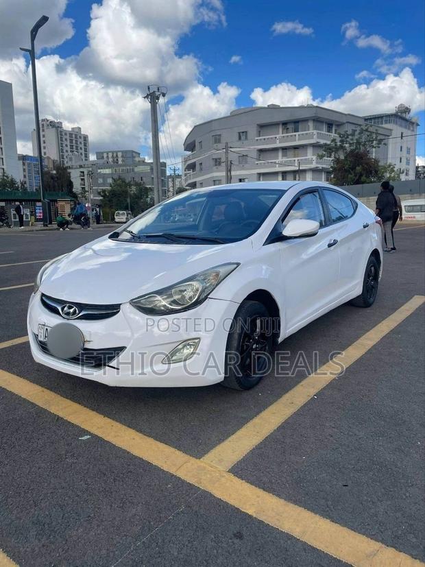 Hyundai Avante 2012 White