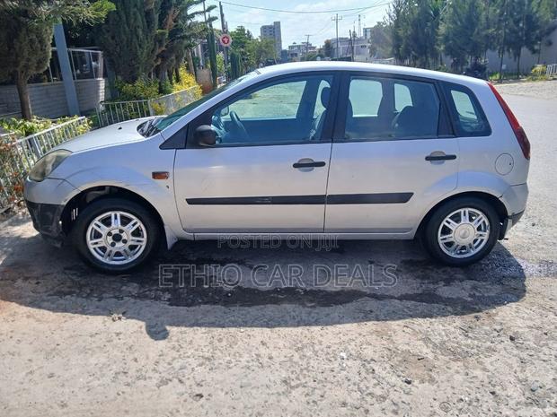 Ford Fiesta 2006 Silver
