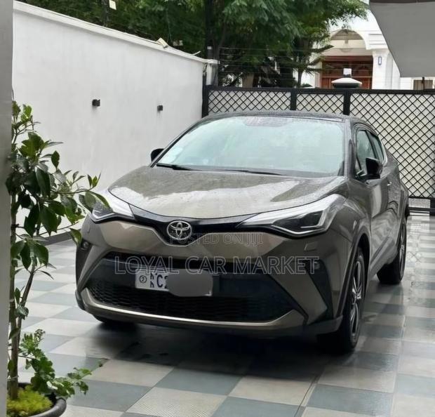 Toyota C-HR 2022 Gray