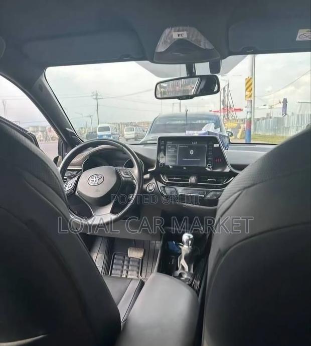 Toyota C-HR 2022 Gray